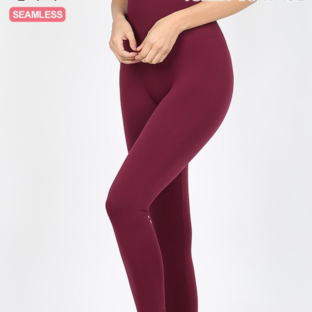 ✨High Rise Diamond Seamless Capri Leggings NWT